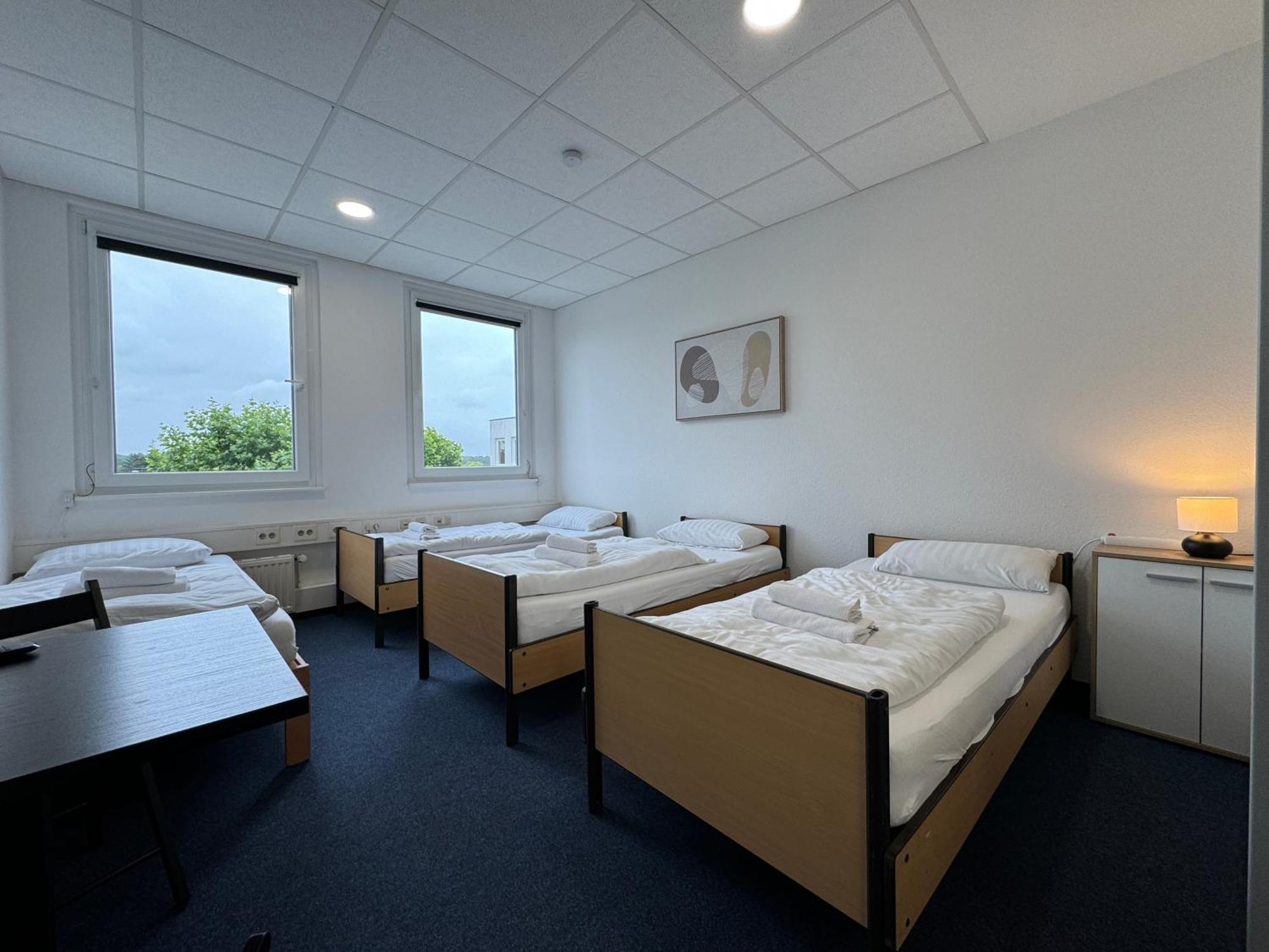 Thuja Karlsruhe-neureut By Kurzzeit Apartment Karlsruhe